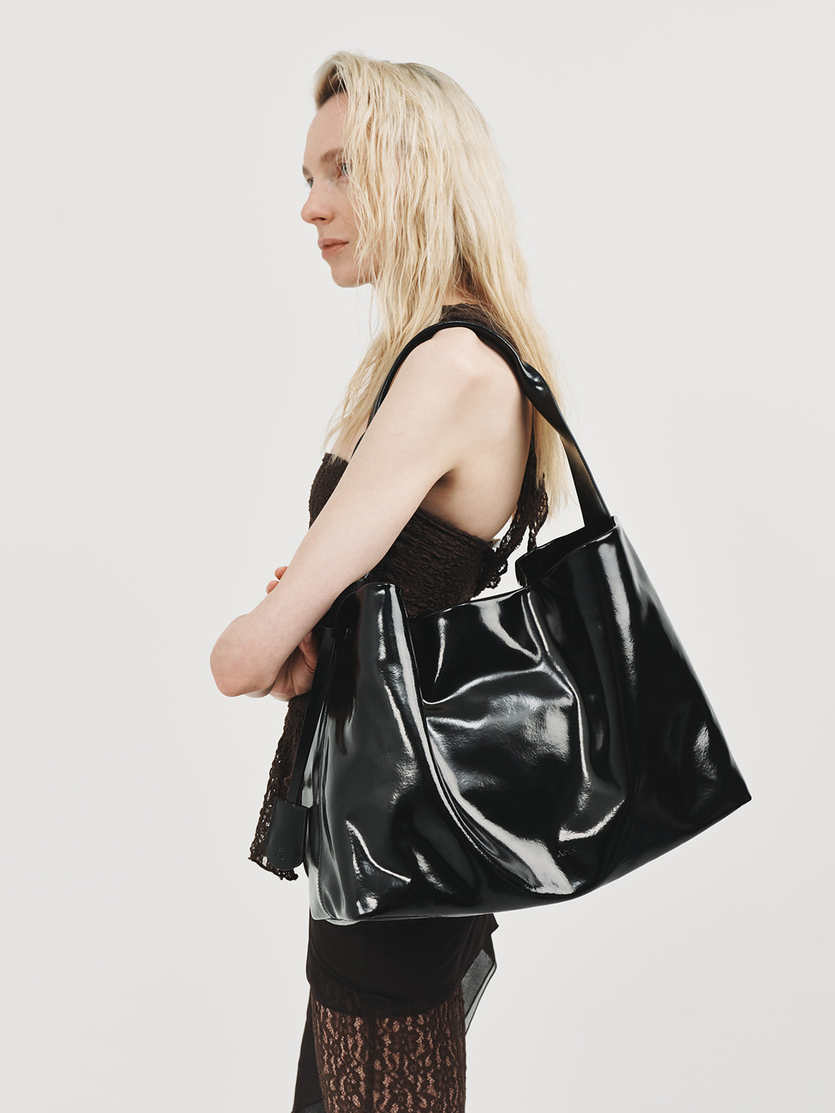 AHNI Parc Bag_Glossy Black